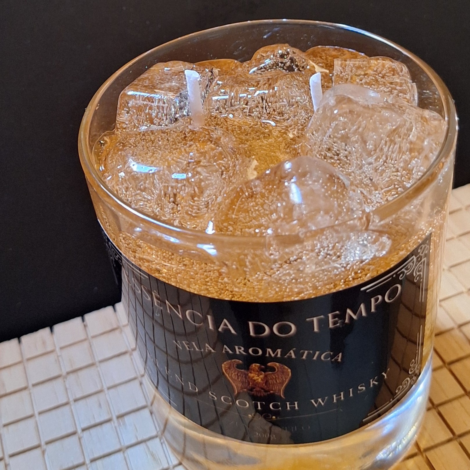 Vela Aromática de Whisky - Essência do Tempo 200g - Imagem 2
