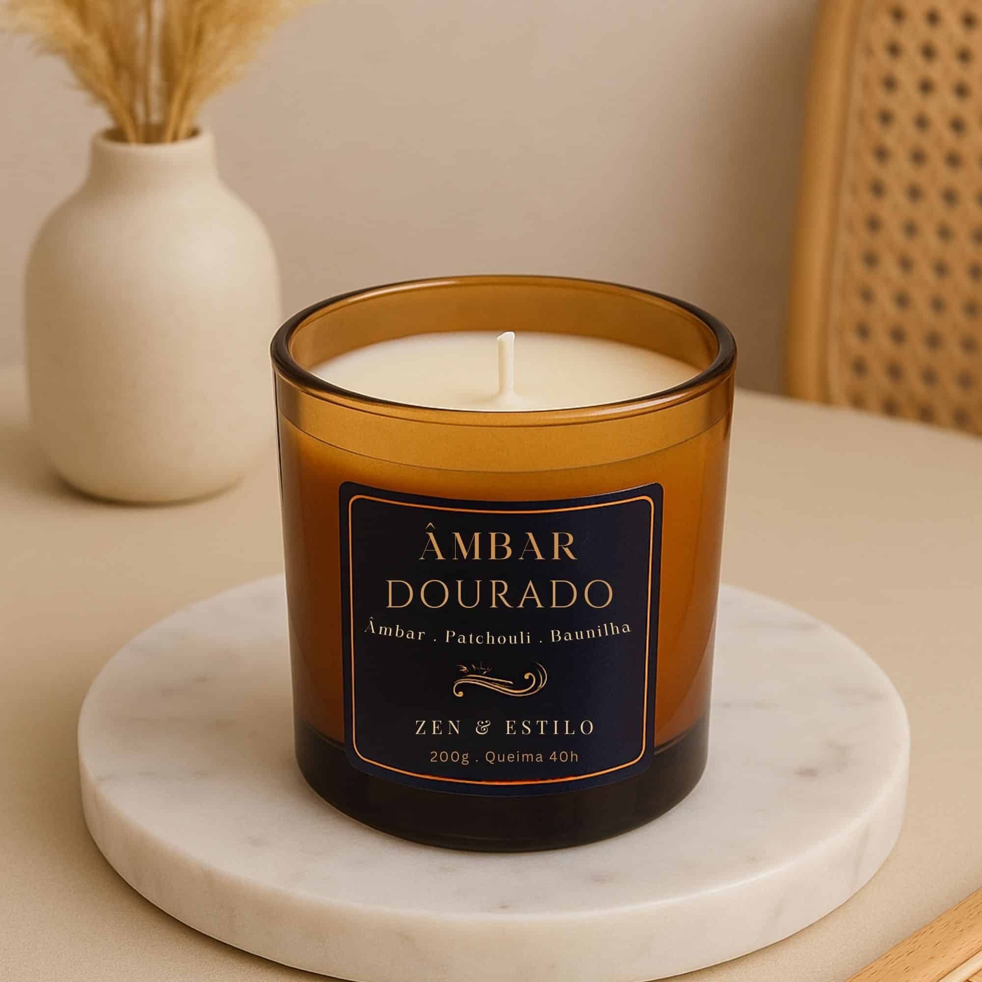 Vela Aromática Âmbar Dourado - Patchouli | Baunilha | Bergamota | Musk | Âmbar Zen & Estilo